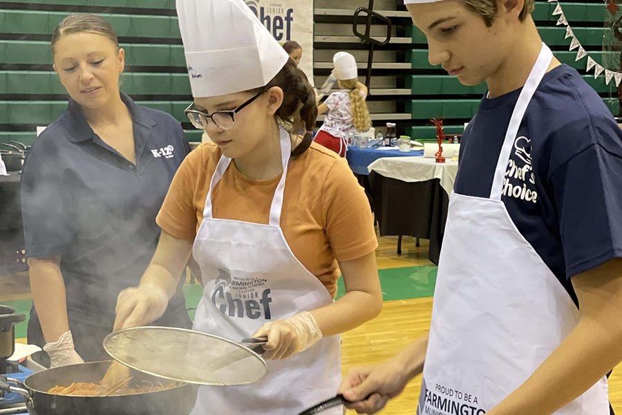 Children cooking in competition